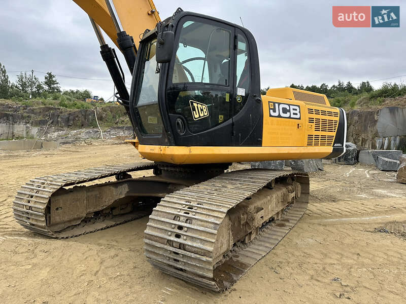Экскаватор погрузчик JCB 300 2015 в 
