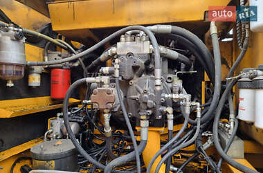 Гусеничный экскаватор JCB 330 2010 в 