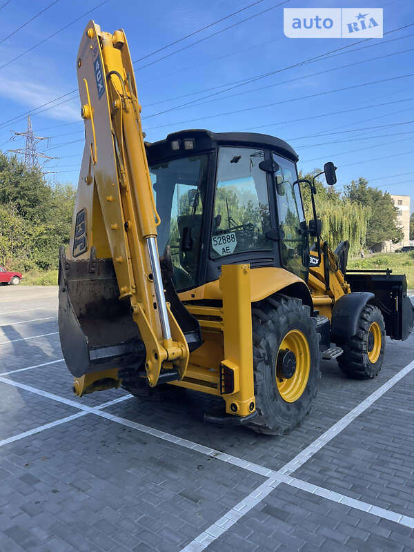 Екскаватор навантажувач JCB 3CX 2004 в Дніпрі