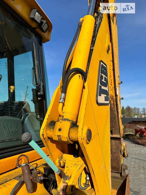 Екскаватор навантажувач JCB 3CX 2000 в Горохові