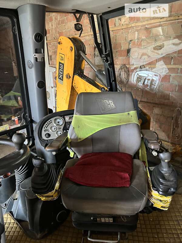 Экскаватор погрузчик JCB 3CX 2008 в Черновцах