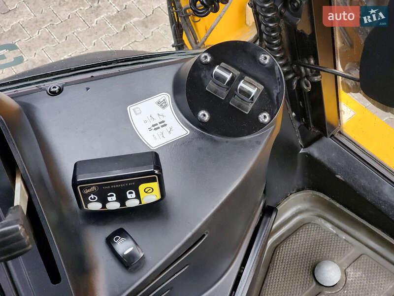 Экскаватор погрузчик JCB 3CX 2018 в Ровно