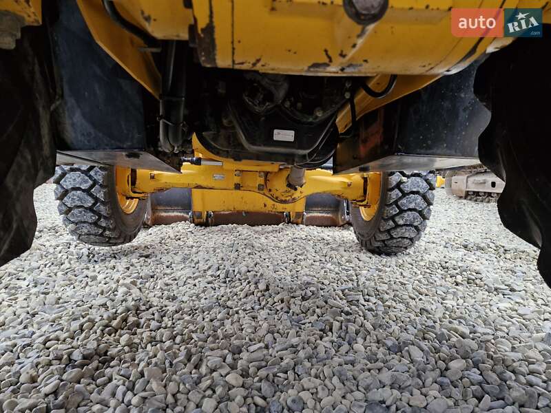 Экскаватор погрузчик JCB 3CX 2005 в Черновцах