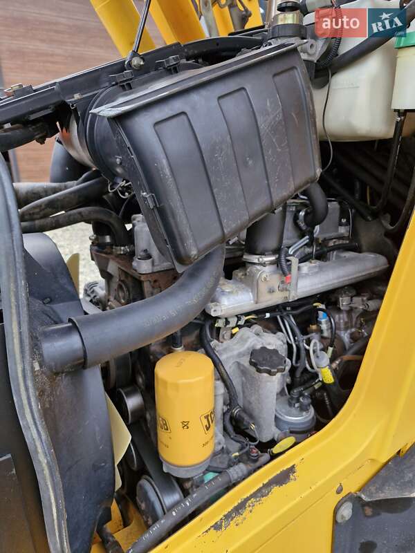 Экскаватор погрузчик JCB 3CX 2005 в Черновцах