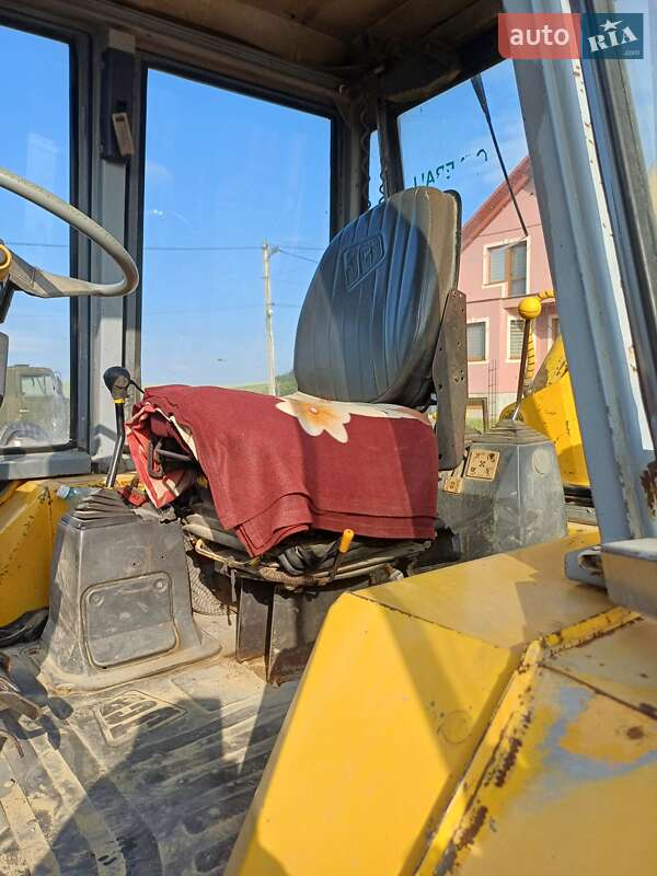 Екскаватор навантажувач JCB 3CX 1990 в Чернівцях