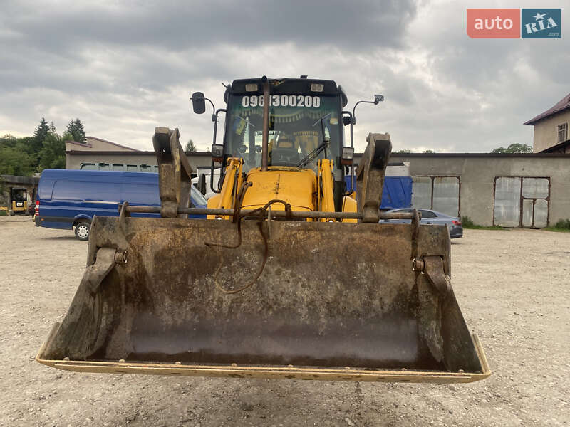 Екскаватор навантажувач JCB 3CX 2004 в Ворохті