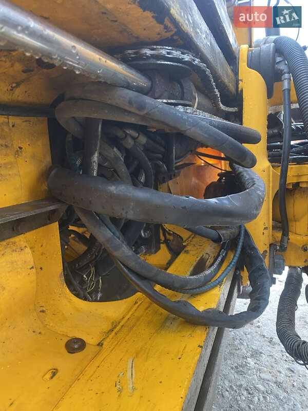 Екскаватор навантажувач JCB 3CX 2004 в Ворохті