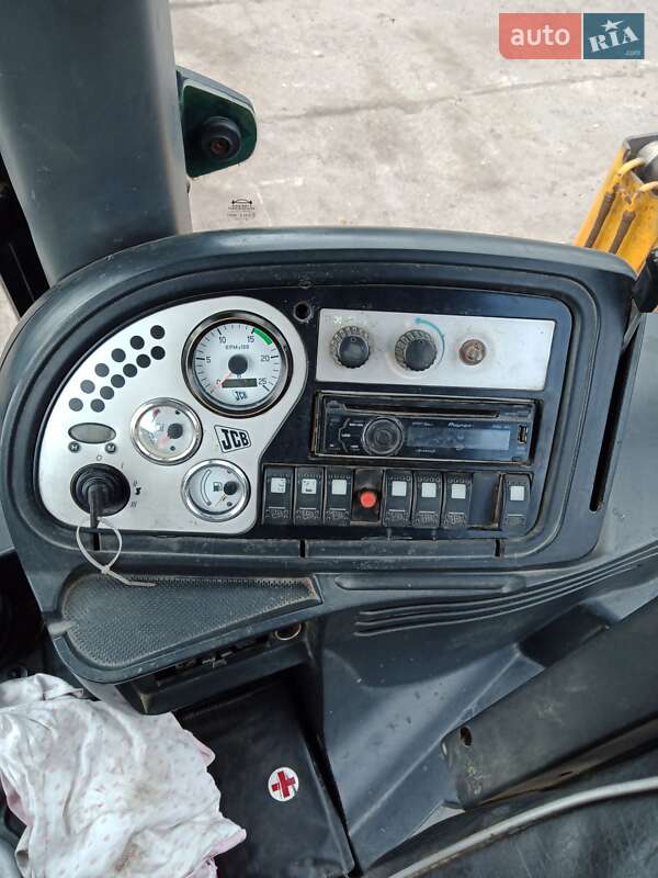 Екскаватор навантажувач JCB 3CX 2003 в Кривому Розі фото 4 Екскаватор навантажувач JCB 3CX 2003 в Кривому Розі