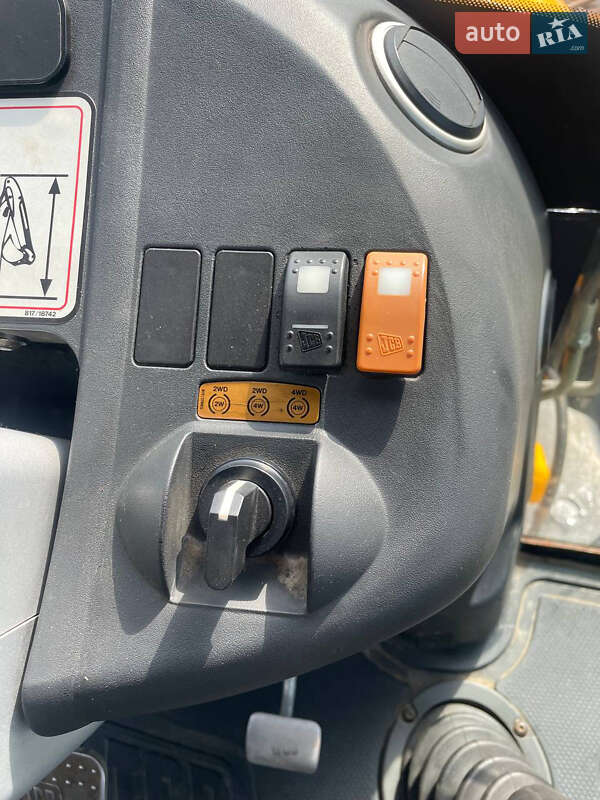 Экскаватор погрузчик JCB 3CX 2006 в Черновцах