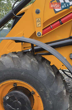 Екскаватор навантажувач JCB 3CX 2018 в 