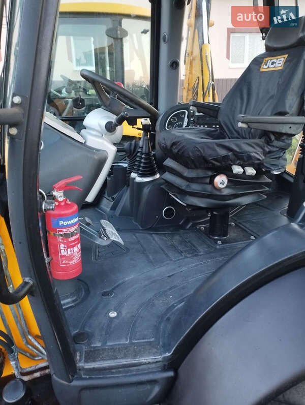 Екскаватор навантажувач JCB 3CX 2010 в Львові