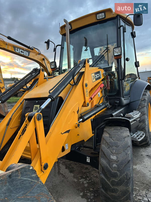 Экскаватор погрузчик JCB 3CX 2010 в Львове