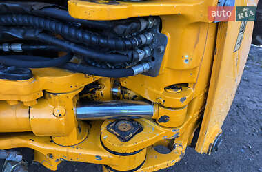 Экскаватор погрузчик JCB 3CX 2010 в 