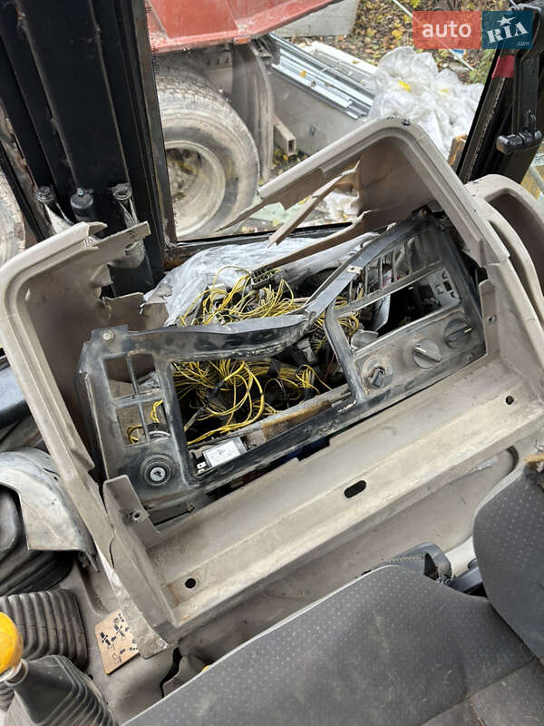 Экскаватор погрузчик JCB 3CX 1997 в Харькове