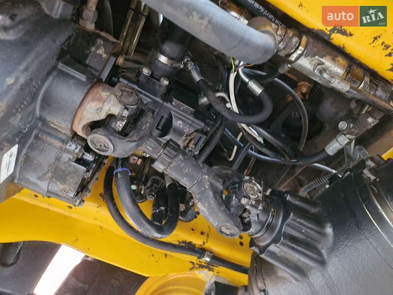 Экскаватор погрузчик JCB 3CX 2009 в Черновцах