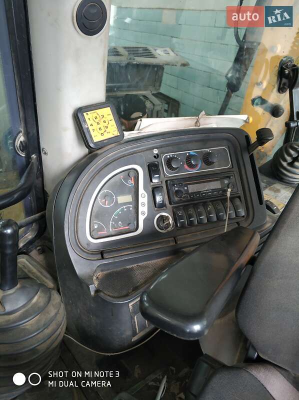 Экскаватор погрузчик JCB 3CX 2013 в Чернигове