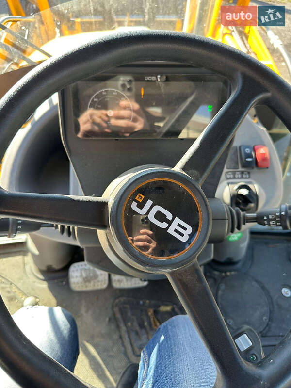Екскаватор навантажувач JCB 3CX 2022 в Чернівцях фото 4 Екскаватор навантажувач JCB 3CX 2022 в Чернівцях