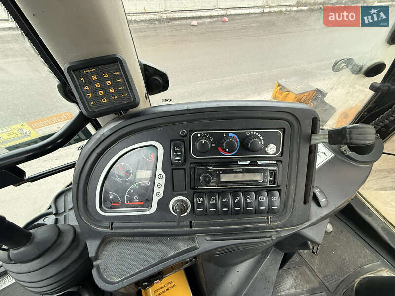 Колесный экскаватор JCB 3CX 2018 в Киеве