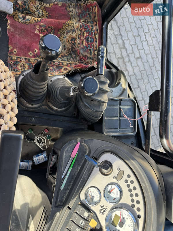 Колесный экскаватор JCB 3CX 2007 в Городке