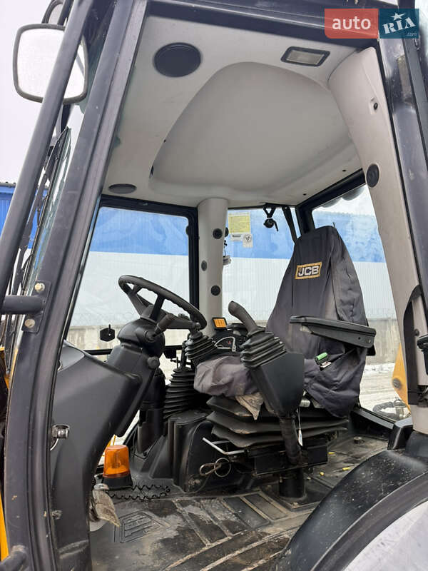 Экскаватор погрузчик JCB 3CX 2011 в Киеве