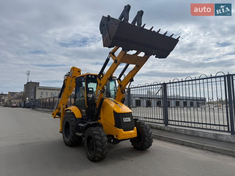 Екскаватор навантажувач JCB 3CX 2021 в Києві фото 9 Екскаватор навантажувач JCB 3CX 2021 в Києві