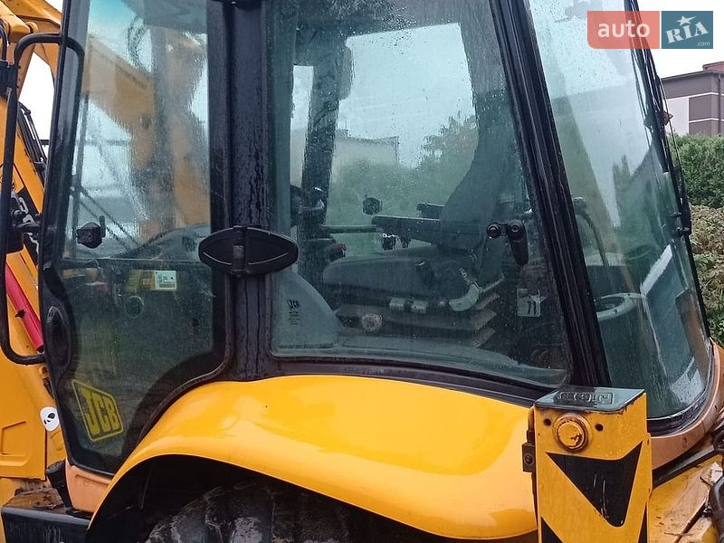 Экскаватор погрузчик JCB 3CX 2004 в Львове