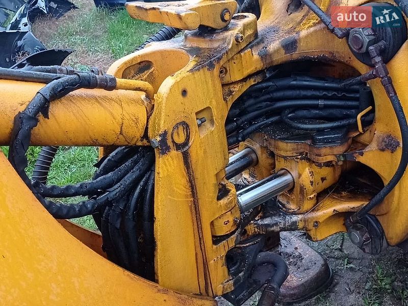 Экскаватор погрузчик JCB 3CX 2004 в Львове