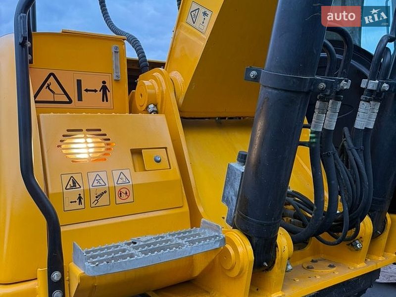 Гусеничный экскаватор JCB 3CX 2013 в Львове
