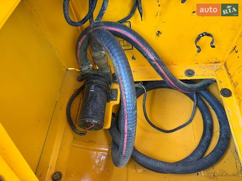 Гусеничный экскаватор JCB 3CX 2013 в Львове