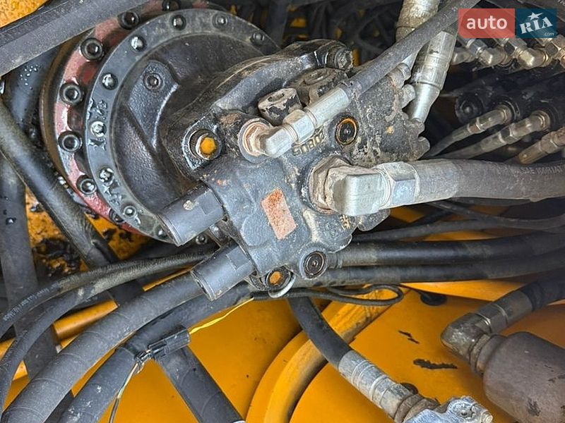 Гусеничный экскаватор JCB 3CX 2013 в Львове