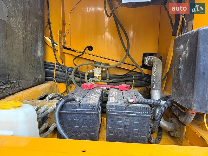 Гусеничный экскаватор JCB 3CX 2013 в Львове