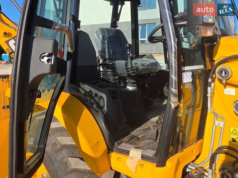 Екскаватор навантажувач JCB 3DX 2025 в Івано-Франківську