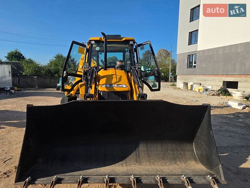 Екскаватор навантажувач JCB 3DX 2025 в Івано-Франківську