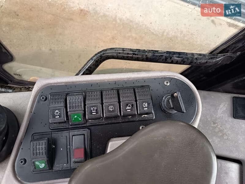 Фронтальный погрузчик JCB 407 2006 в Житомире