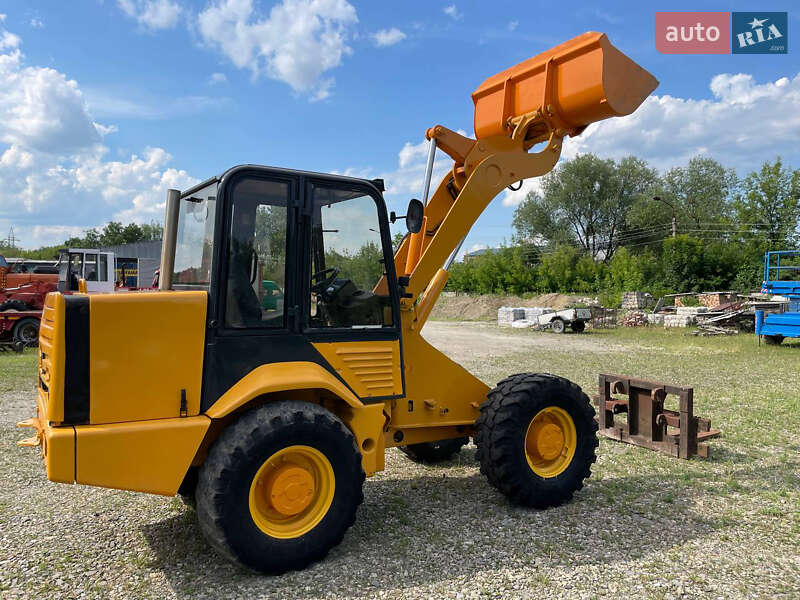 Фронтальный погрузчик JCB 409 1998 в Черновцах