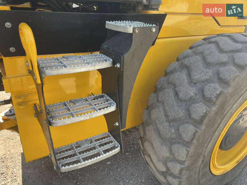 Фронтальный погрузчик JCB 416 2012 в Кременчуге