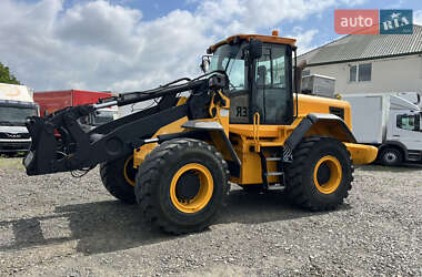 Фронтальный погрузчик JCB 436 2010 в 