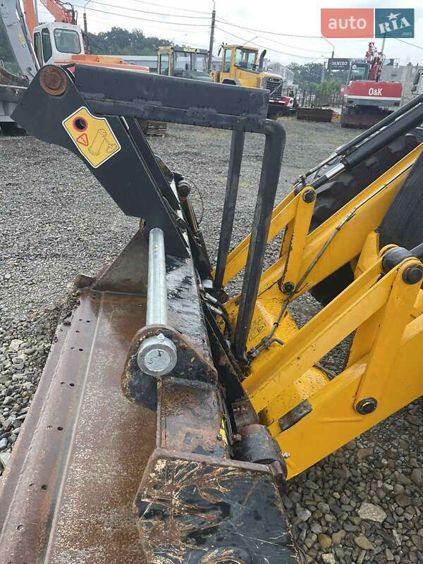 Екскаватор навантажувач JCB 4CX 2011 в Львові