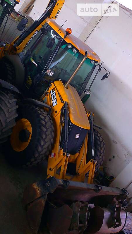 Екскаватор навантажувач JCB 4CX 2012 в Луцьку