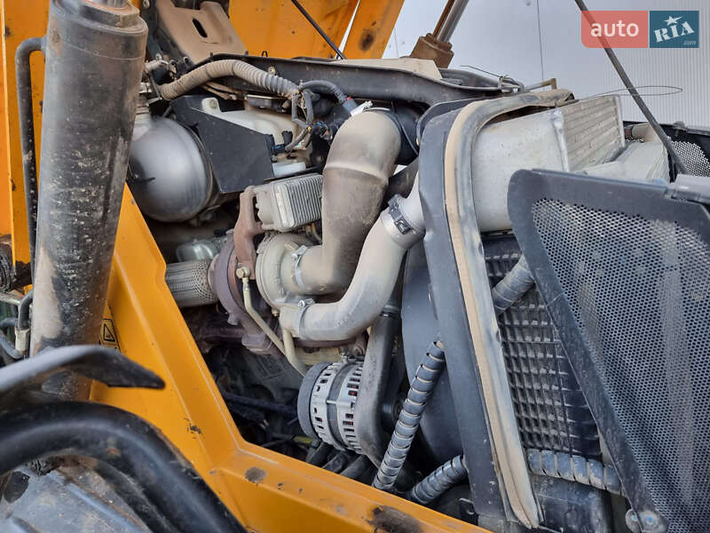 Екскаватор навантажувач JCB 4CX 2019 в Одесі