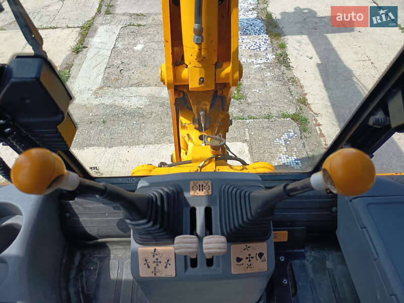 Колесный экскаватор JCB 4CX 1999 в Житомире