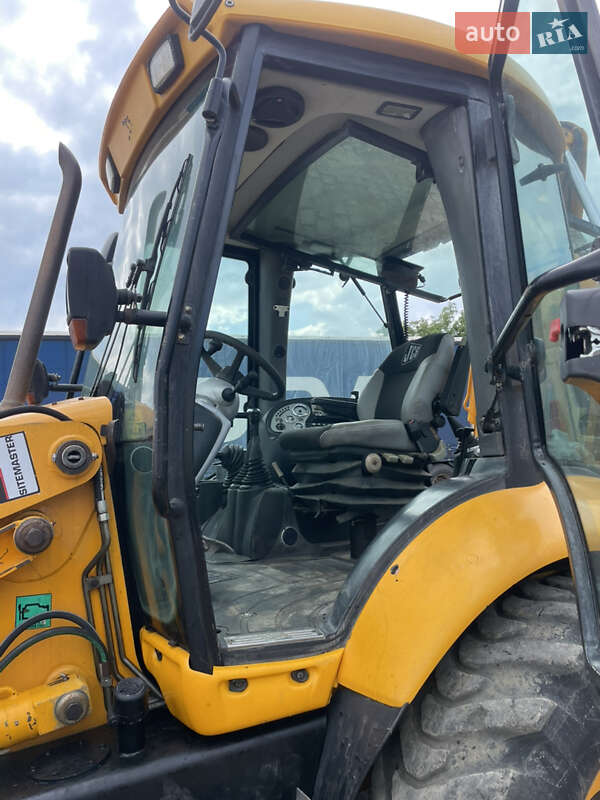 Екскаватор навантажувач JCB 4CX 2003 в Чернівцях