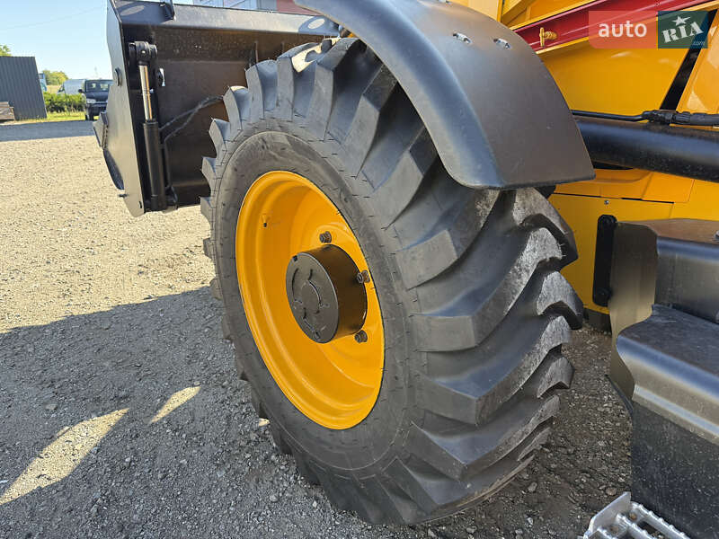 Экскаватор погрузчик JCB 4CX 2010 в Киеве