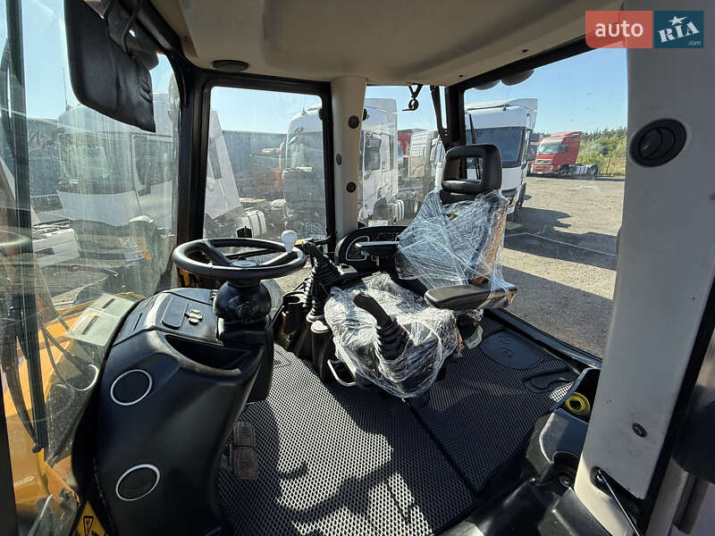 Экскаватор погрузчик JCB 4CX 2010 в Киеве