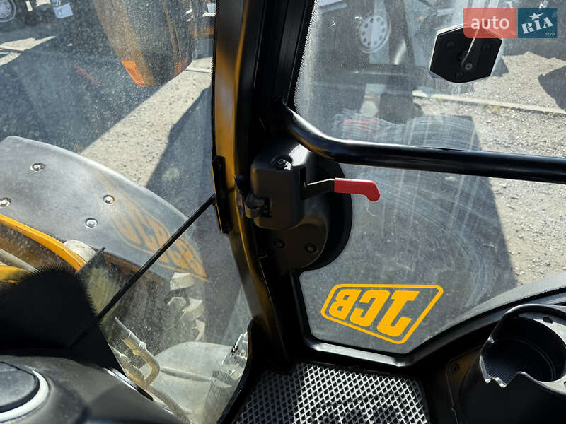 Экскаватор погрузчик JCB 4CX 2010 в Киеве