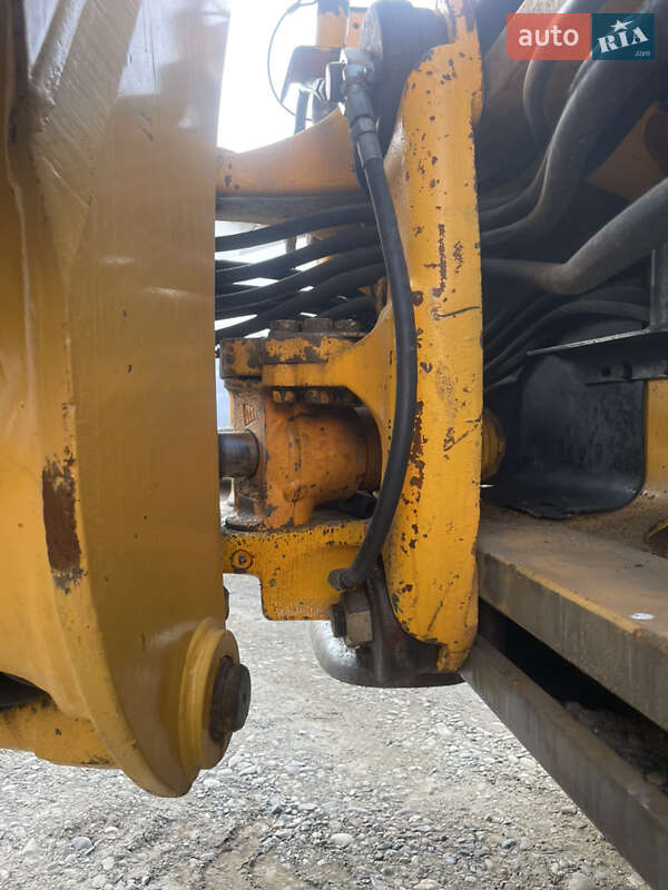 Екскаватор навантажувач JCB 4CX 2003 в Чернівцях