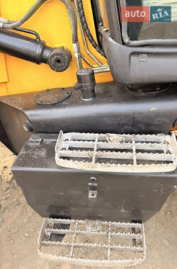 Экскаватор погрузчик JCB 4CX 2013 в Николаеве