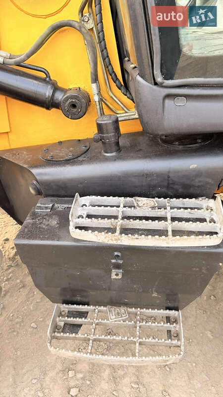 Экскаватор погрузчик JCB 4CX 2013 в Николаеве