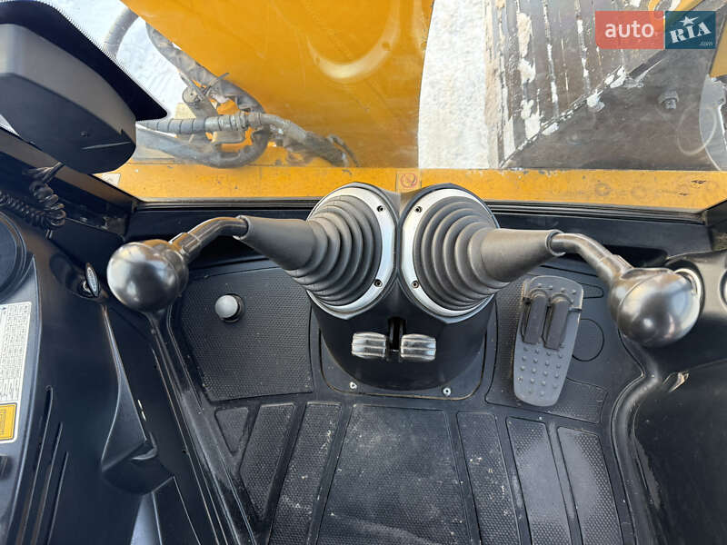 Экскаватор погрузчик JCB 4CX 2016 в Киеве