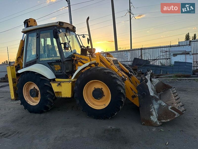 Екскаватор навантажувач JCB 4CX 2004 в Вишневому